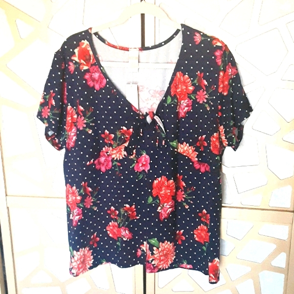NWT E.L.H. STUDIO Tie Front Floral Dot Top - Picture 1 of 5